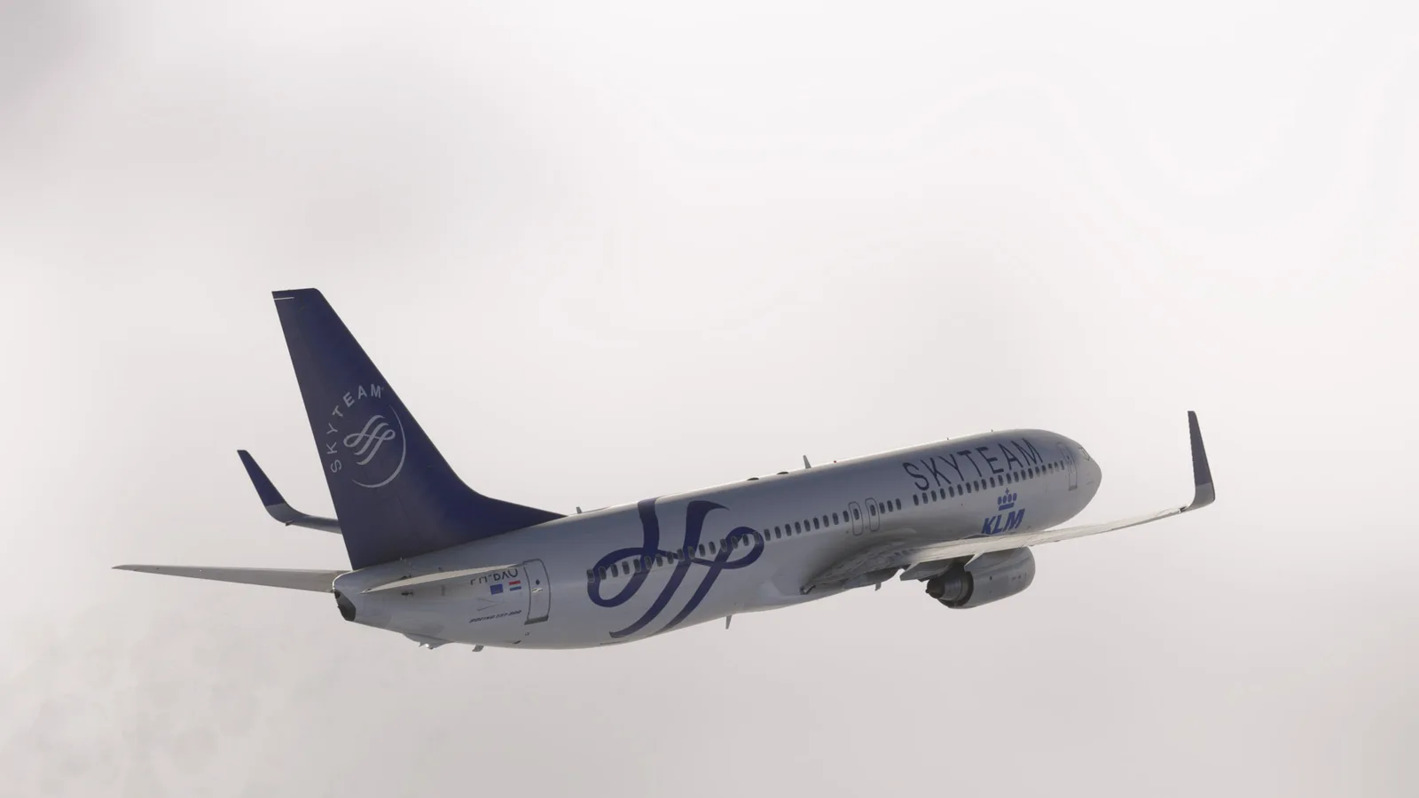Boeing 737-900 KLM (PH-BXO) — Gallery 8